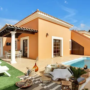 https://villa-corralejo-35660.in-canary-islands.com